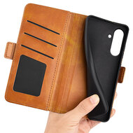 Samsung Galaxy A36 / Galaxy A56 Hoesje - MobyDefend Luxe Wallet Book Case (Sluiting Zijkant) - Lichtbruin
