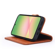 Samsung Galaxy A36 / Samsung Galaxy A56 Hoesje - Luxe MobyDefend Wallet Bookcase - Bruin