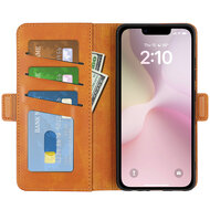 iPhone 16e Hoesje - MobyDefend Luxe Wallet Book Case (Sluiting Zijkant) - Lichtbruin