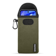 Hoesje voor Google Pixel 9a - MobyDefend Neopreen Pouch Met Karabijnhaak - Insteekhoesje - Riemlus Hoesje - Groen