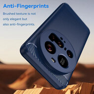 Xiaomi 15 Ultra Hoesje - MobyDefend TPU Backcover - Geborstelde Metaal &amp; Carbon-Look - Blauw
