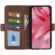 Google Pixel 10 / Google Pixel 10 Pro Hoesje - MobyDefend Luxe Wallet Book Case (Sluiting Zijkant) - Bruin
