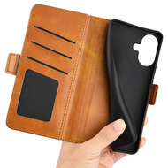 iPhone 17 Hoesje - MobyDefend Luxe Wallet Book Case (Sluiting Zijkant) - Lichtbruin