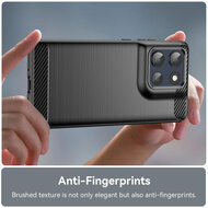 Motorola Moto G86 Hoesje - MobyDefend TPU Backcover - Geborstelde Metaal &amp; Carbon-Look - Zwart