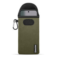 Hoesje voor Google Pixel 10 / Google Pixel 10 Pro - MobyDefend Neopreen Pouch Met Karabijnhaak - Insteekhoesje - Riemlus Hoesje - Groen