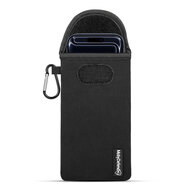 Hoesje voor iPhone 17 Pro - MobyDefend Neopreen Pouch Met Karabijnhaak - Insteekhoesje - Riemlus Hoesje - Zwart
