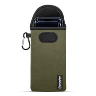 Hoesje voor iPhone 17 Pro - MobyDefend Neopreen Pouch Met Karabijnhaak - Insteekhoesje - Riemlus Hoesje - Groen