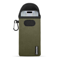 Hoesje voor iPhone 17 - MobyDefend Neopreen Pouch Met Karabijnhaak - Insteekhoesje - Riemlus Hoesje - Groen