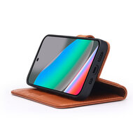 Google Pixel 10 / Google Pixel 10 Pro Hoesje - Luxe Leren MobyDefend Wallet Bookcase - Bruin