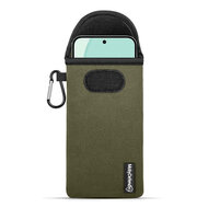 Hoesje voor Oppo Reno14 - MobyDefend Neopreen Pouch Met Karabijnhaak - Insteekhoesje - Riemlus Hoesje - Groen