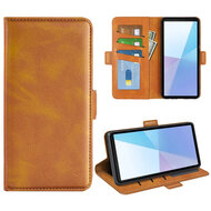 Sony Xperia 10 VII Hoesje - MobyDefend Luxe Wallet Book Case (Sluiting Zijkant) - Lichtbruin