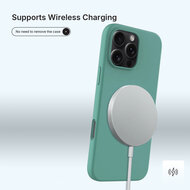 iPhone 16 Pro Max Hoesje - MobyDefend Matte Siliconen Backcover - Groen