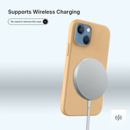 iPhone 14 Hoesje - MobyDefend Matte Siliconen Backcover - Licht Oker