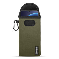 Hoesje voor OnePlus 15R - MobyDefend Neopreen Pouch Met Karabijnhaak - Insteekhoesje - Riemlus Hoesje - Groen