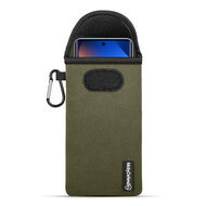 Hoesje voor Xiaomi Redmi Note 15 5G - MobyDefend Neopreen Pouch Met Karabijnhaak - Insteekhoesje - Riemlus Hoesje - Groen