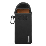 Hoesje voor Oppo Reno15 Pro - MobyDefend Neopreen Pouch Met Karabijnhaak - Insteekhoesje - Riemlus Hoesje - Zwart