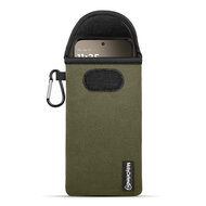 Hoesje voor Motorola Moto G67 / G77 / G87 - MobyDefend Neopreen Pouch Met Karabijnhaak - Insteekhoesje - Riemlus Hoesje - Groen