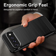 Google Pixel 11 Pro XL Hoesje - MobyDefend TPU Backcover - Geborstelde Metaal &amp; Carbon-Look - Zwart
